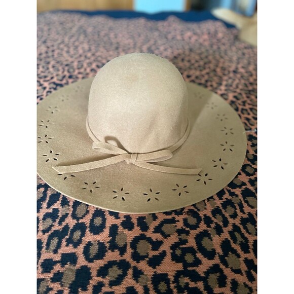 Wool floppy hat - Picture 3 of 3